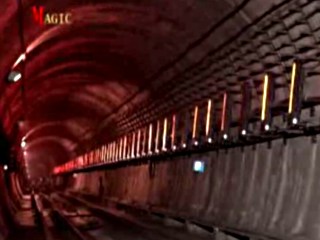 LED obrazovky v tunelu metra