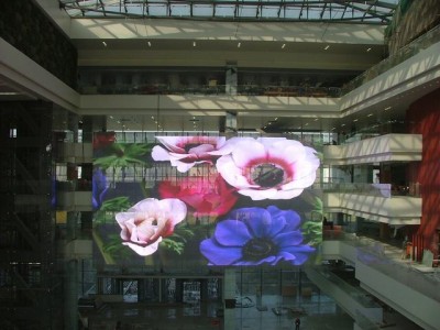 síťová LED obrazovka v centrální hale Expa 2010